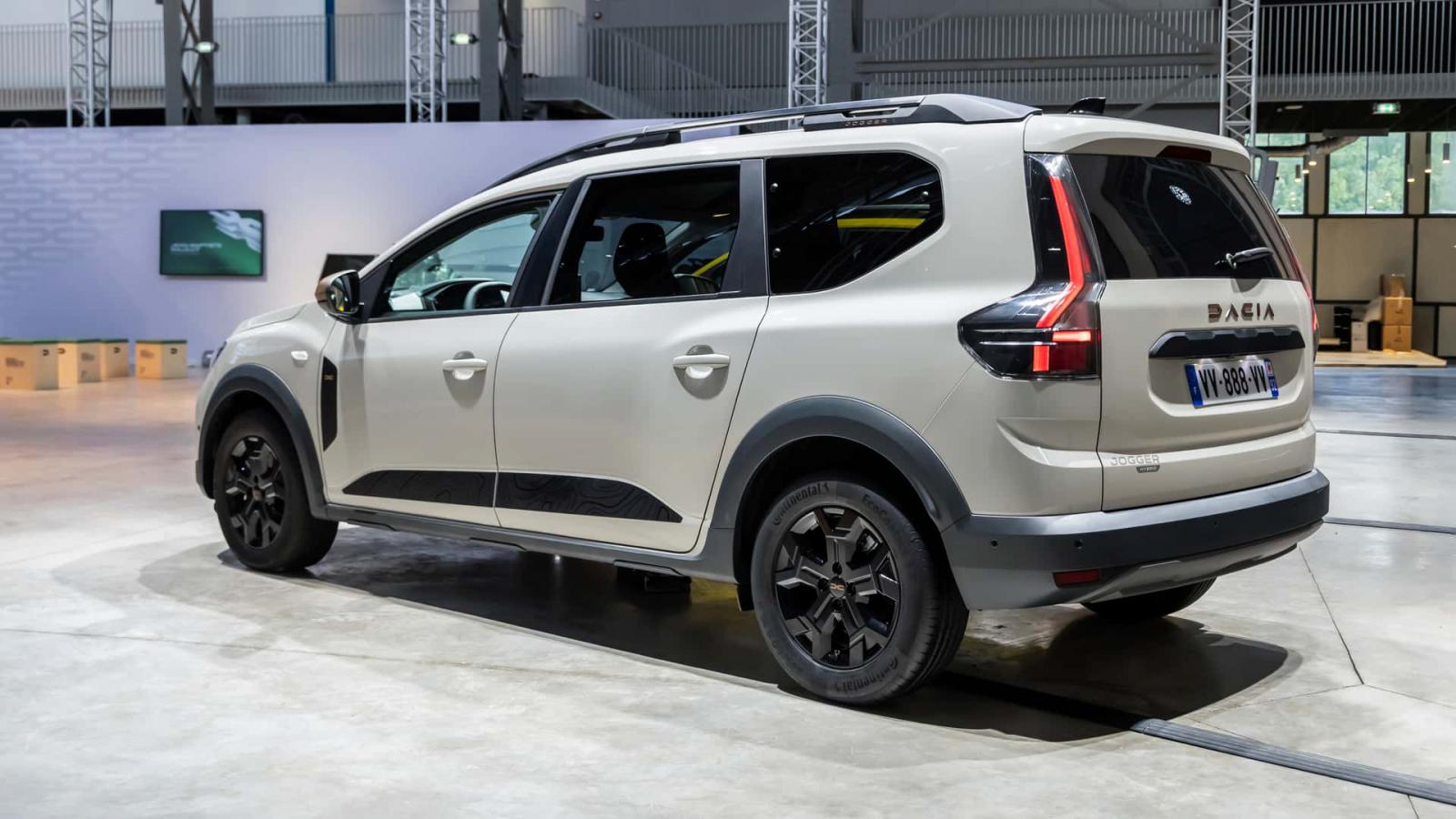 Ιδού τα ανανεωμένα Dacia Sandero, Sandero Stepway & Jogger